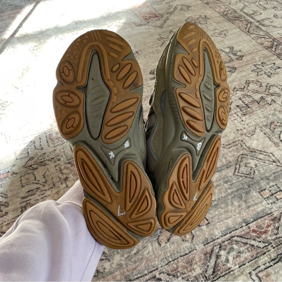 Adidas Originals OZWEEGO 'TRACE CARGO' Sneakers in Green Men’s Size 9.5 GUC - Picture 7 of 13